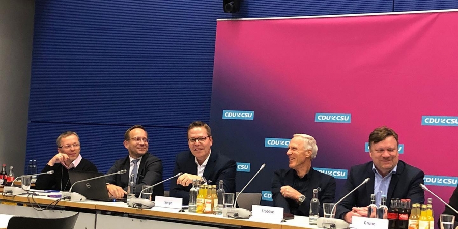 Wachstum, Aufklärung und Dialog 