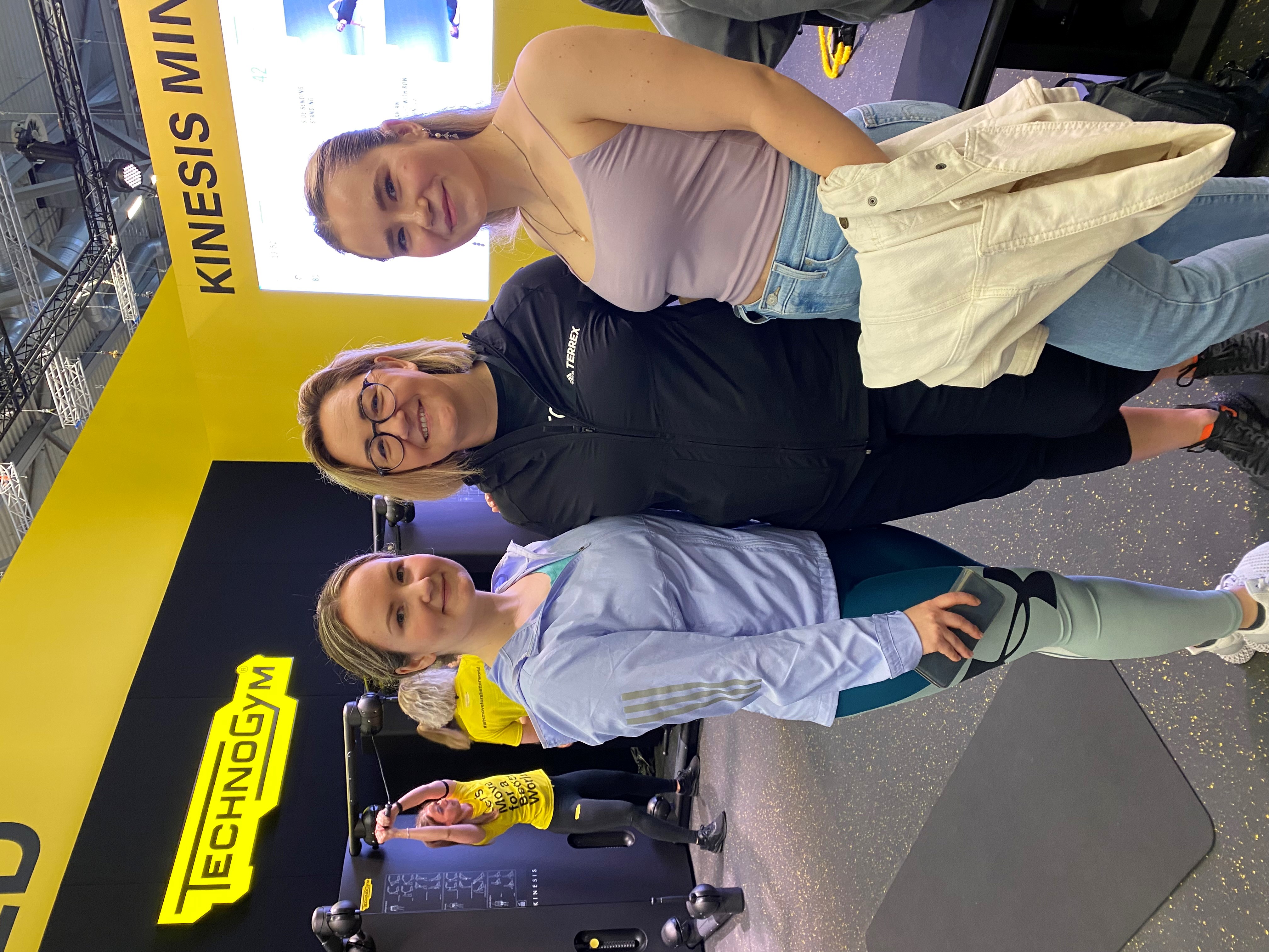 Katja, Lena und Valerie Zanin auf der FIBO 2023.