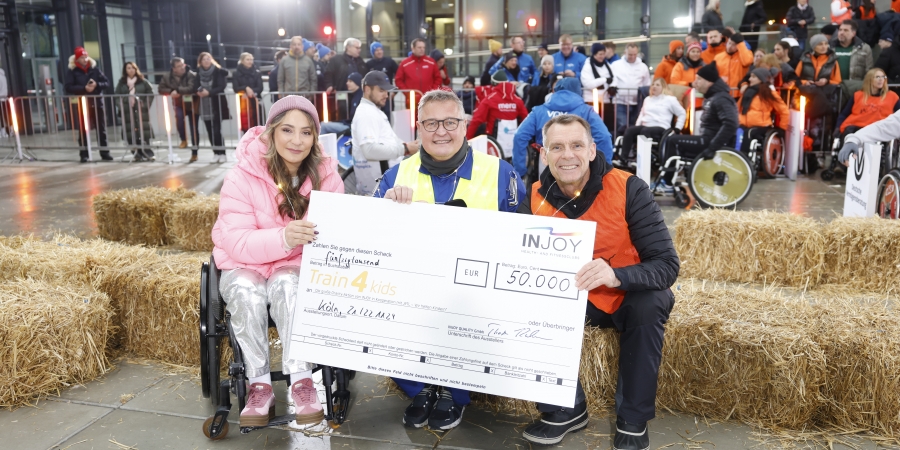 Spende in Höhe von 50.000 Euro an Stiftung „Wir helfen Kindern!“