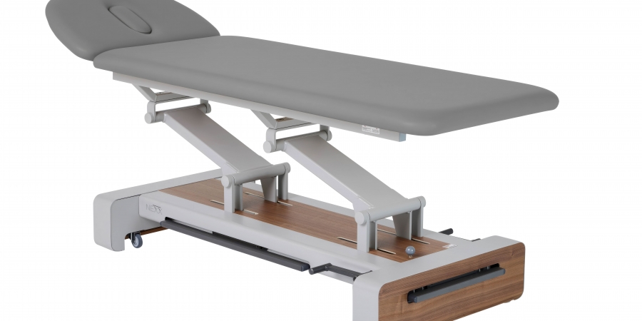 Therapieliegenserie Nexx jetzt in edler Holzoptik erhältlich