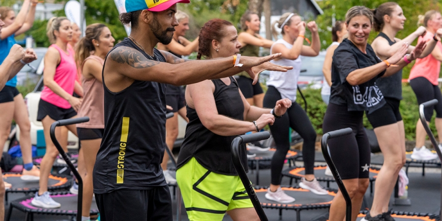 Über 100 Kurse und viele Stars