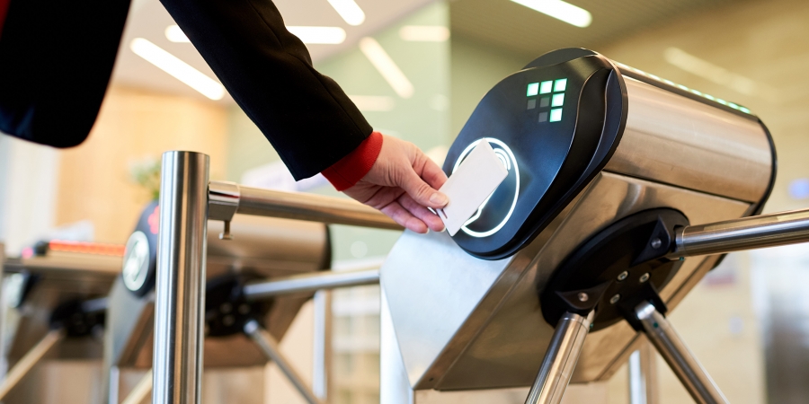 Moderne Zutrittslösungen für Studios und Praxen