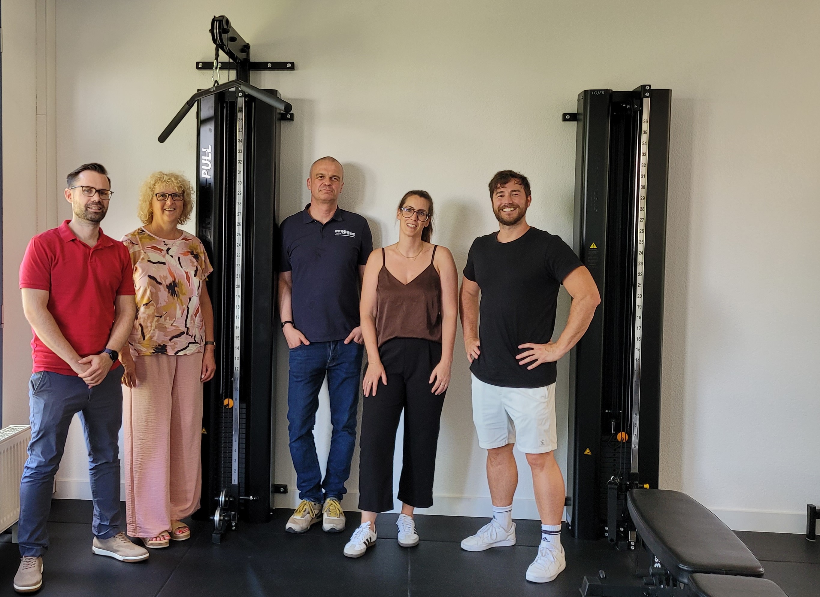 v.l.: Philipp Hambloch, Andrea Bolz (beide TT-DIGI), Markus Hodyas, Anika Fuss (beide Sport-Tec) und Benedikt Hettich