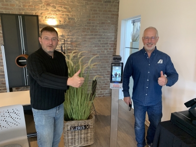 easySolution GmbH präsentiert CheckIn mit Temperaturmessung