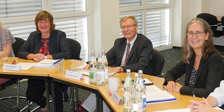 Droht eine Zentralisierung und ­Kommerzialisierung in der Therapie?